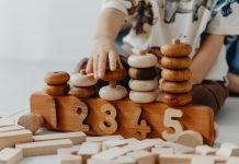 gdzie zrobić kurs na opiekunkę dziecięcą w 2025 roku