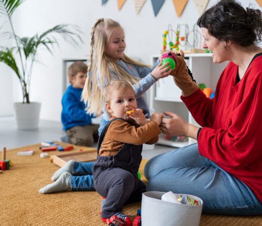 Jak wygląda kurs opiekunki w żłobku