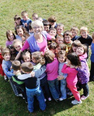 Walentynki w żłobku – poznaj sprawdzone pomysły na zabawy pełne radości i bliskości Walentynki w żłobku