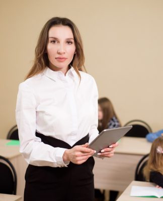 ile zarabia dyrektor przedszkola