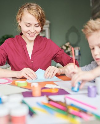 Ile zarabia nauczyciel w przedszkolu Poznaj aktualne stawki