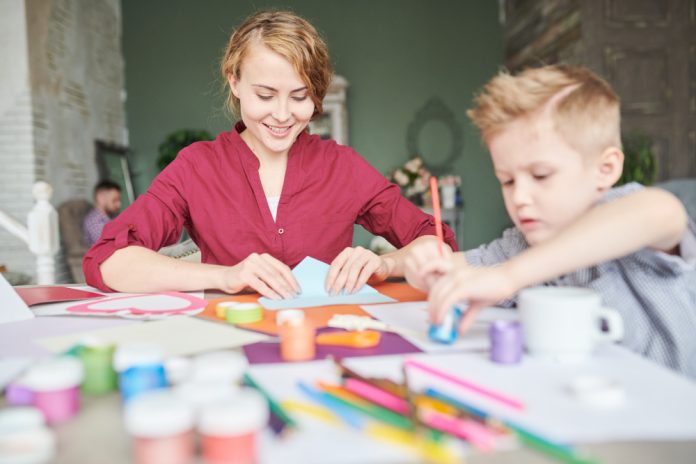 Ile zarabia nauczyciel w przedszkolu Poznaj aktualne stawki