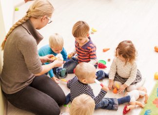 Zrealizuj kurs dla opiekunów jeszcze w 2026 roku. Sprawdź, dlaczego warto skorzystać z obecnej oferty! opiekun w żłobku kurs